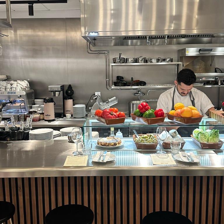 image of Chipirón Tapas Bar