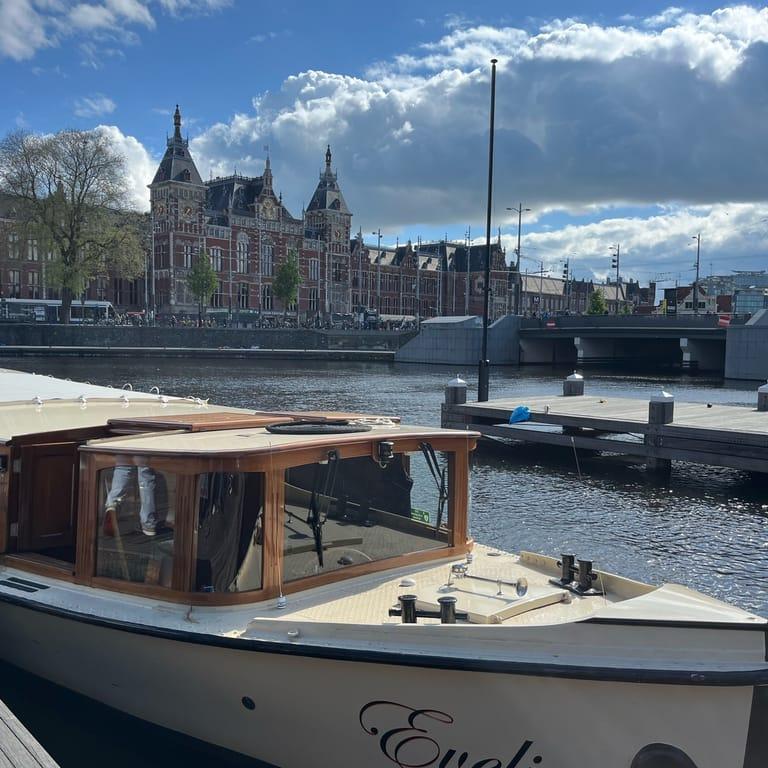 image of Amsterdam Boat Trips - Amsterdam Canal Cruises Boat Tours And Rentals