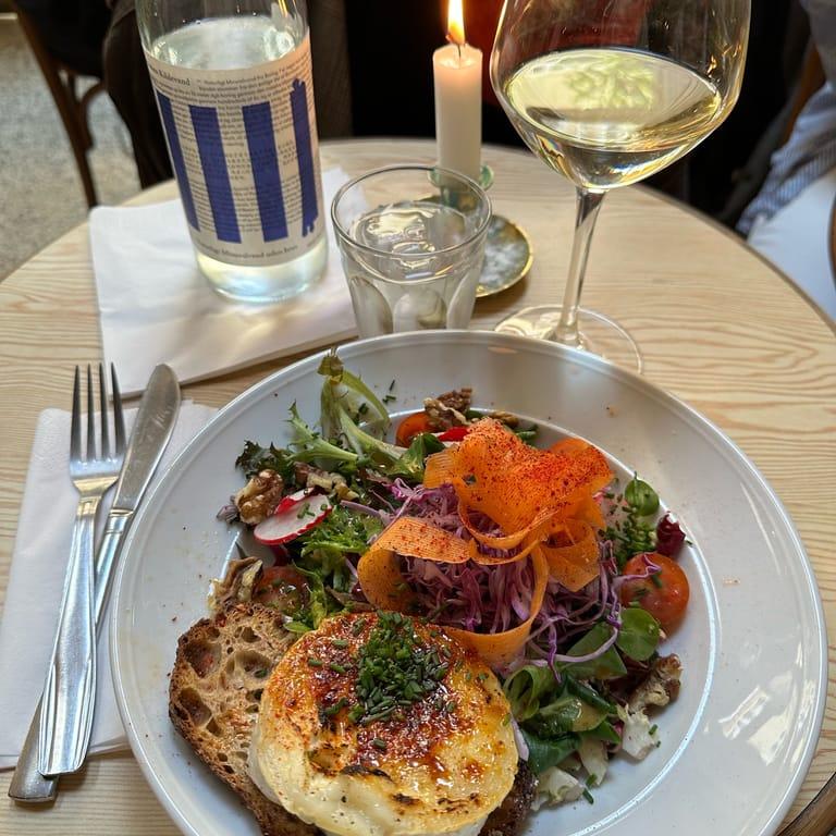 image of Beau Marché Café à Vins - Furniture