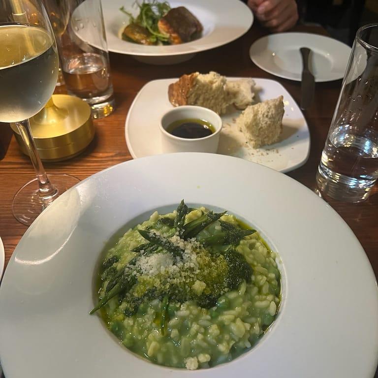 image of Howies Restaurant