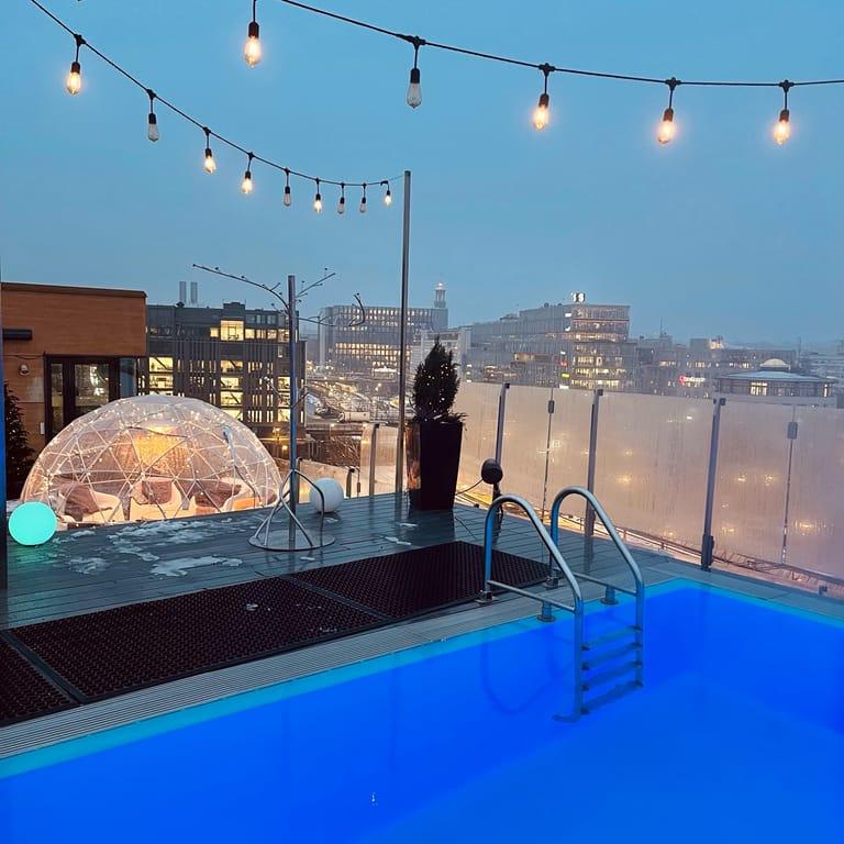 image of Clarion Hotel Sign