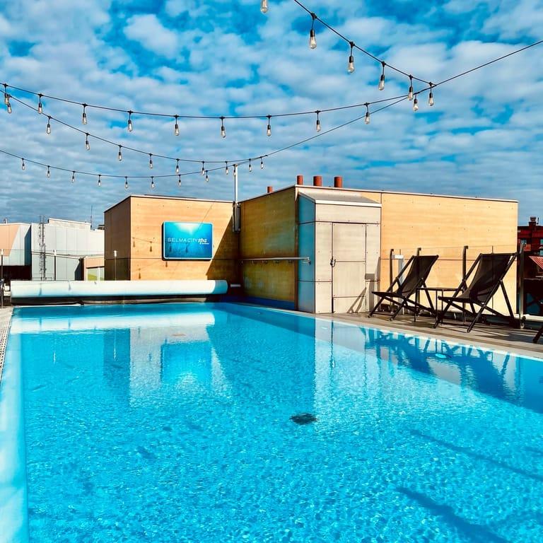 image of Clarion Hotel Sign