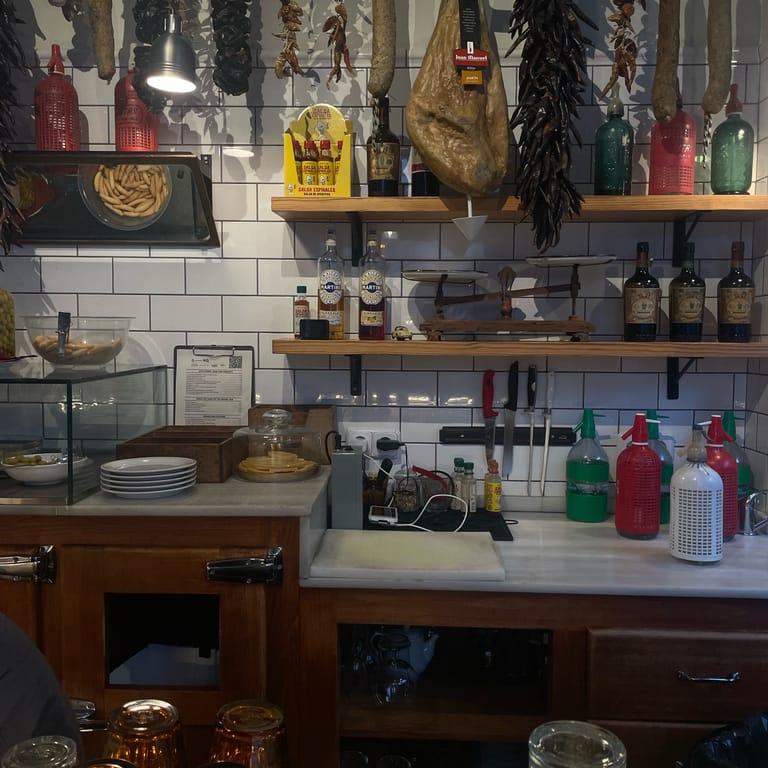 image of La Chica de Santa Catalina