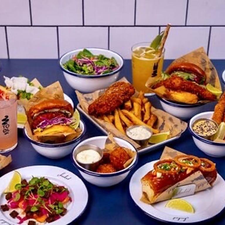 image of Fiskerestaurant Hooked Broens Gadekøkken